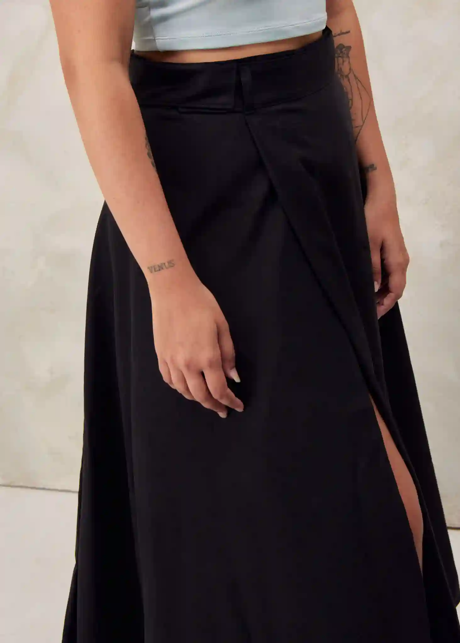 Detalle falda ajustable mujer Hesperis